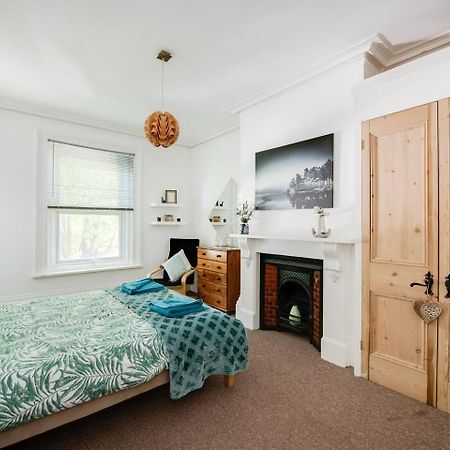 Family Friendly Flat Just Minutes From The Beach! 朴次茅斯 外观 照片