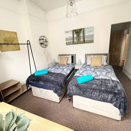 Family Friendly Flat Just Minutes From The Beach! 朴次茅斯 外观 照片