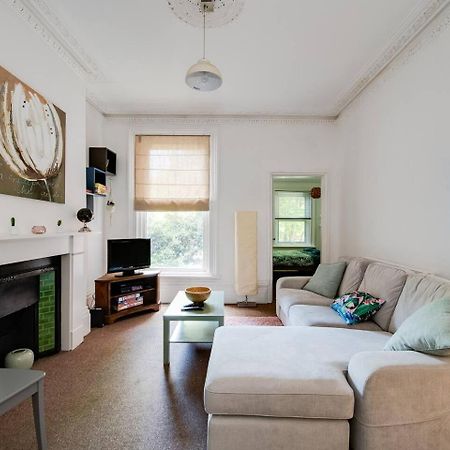 Family Friendly Flat Just Minutes From The Beach! 朴次茅斯 外观 照片