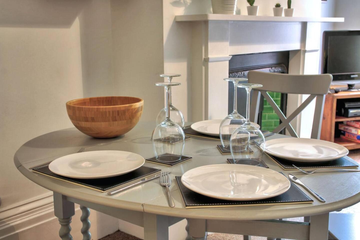 Family Friendly Flat Just Minutes From The Beach! 朴次茅斯 外观 照片