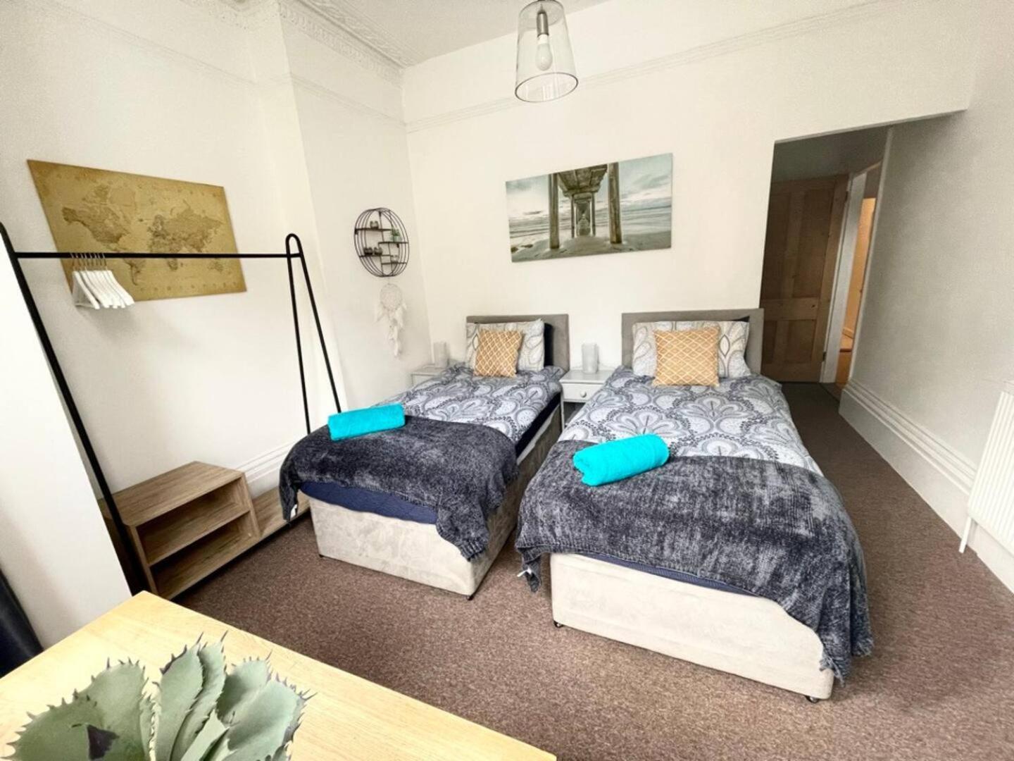 Family Friendly Flat Just Minutes From The Beach! 朴次茅斯 外观 照片
