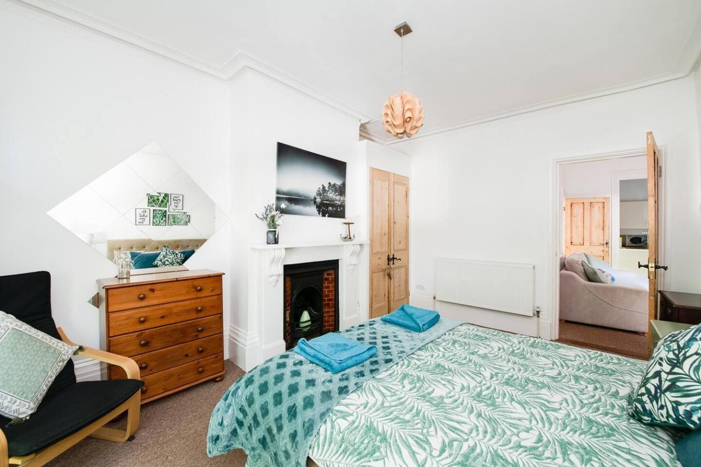 Family Friendly Flat Just Minutes From The Beach! 朴次茅斯 外观 照片