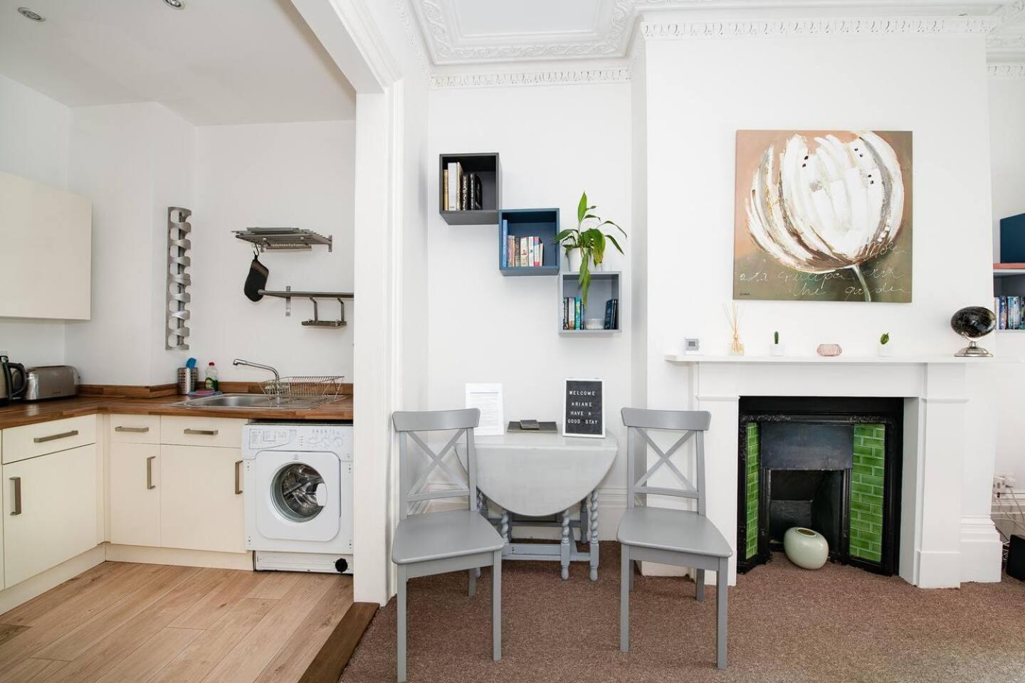 Family Friendly Flat Just Minutes From The Beach! 朴次茅斯 外观 照片