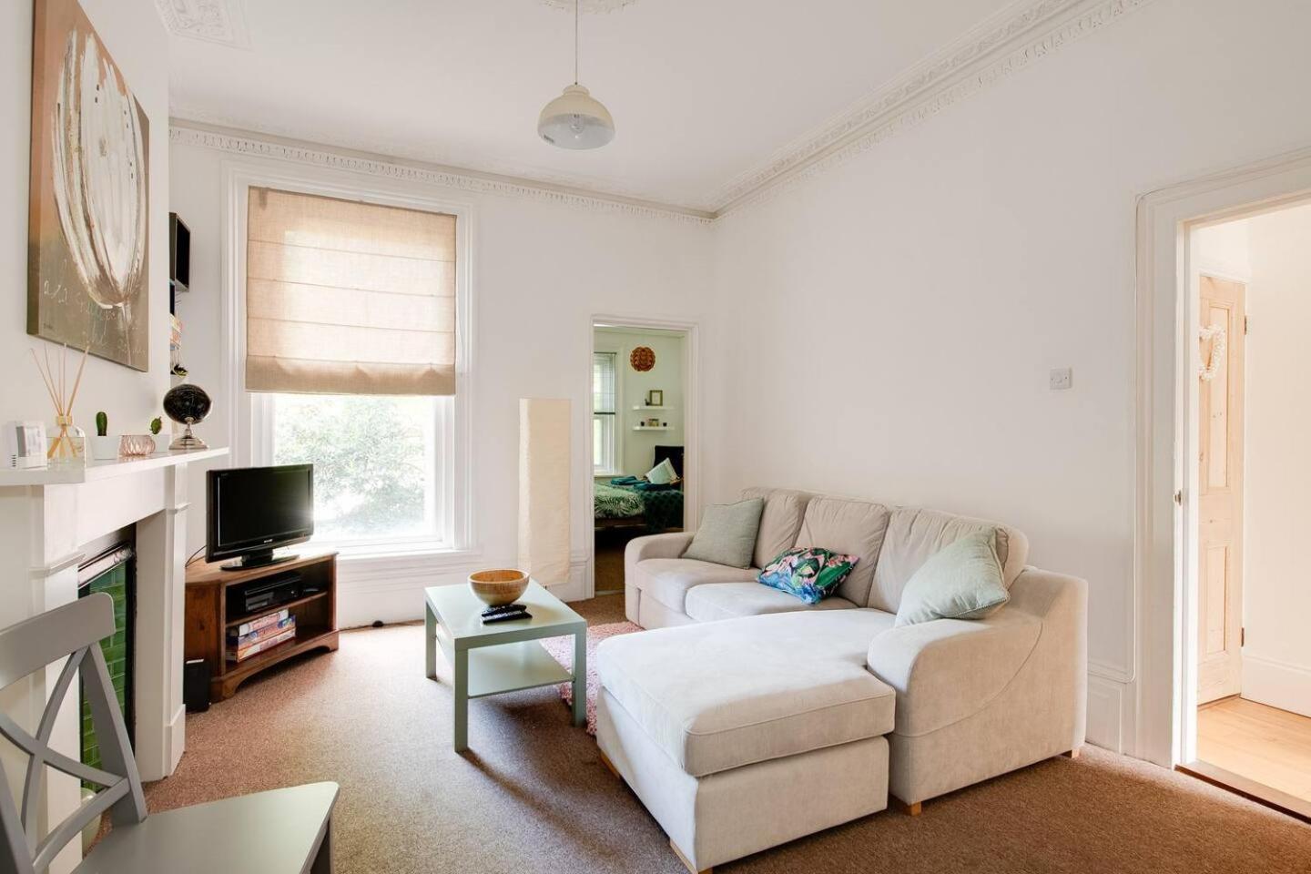 Family Friendly Flat Just Minutes From The Beach! 朴次茅斯 外观 照片