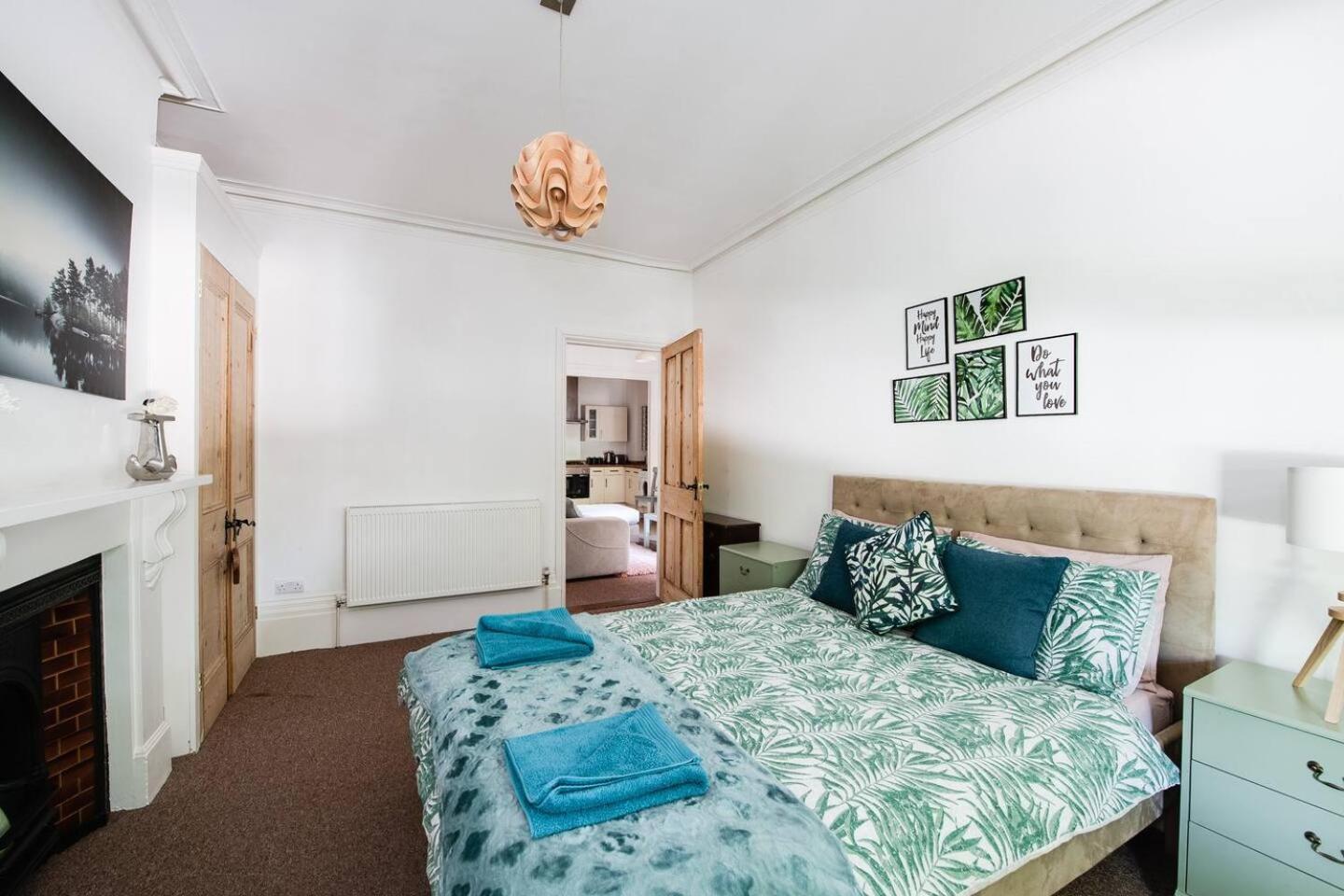 Family Friendly Flat Just Minutes From The Beach! 朴次茅斯 外观 照片