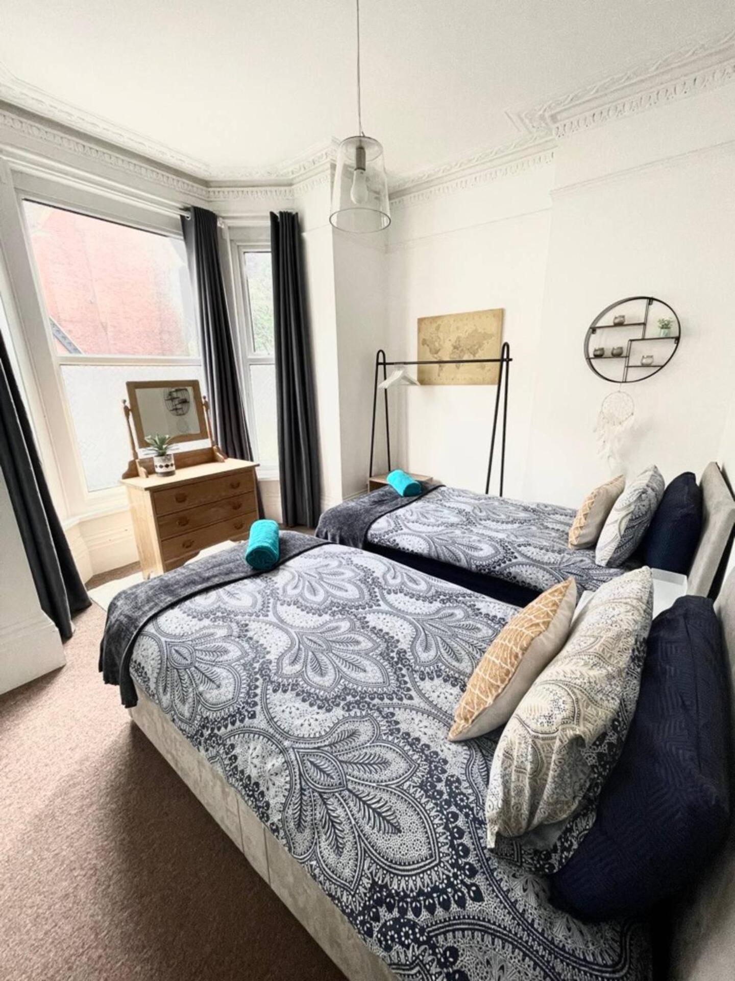 Family Friendly Flat Just Minutes From The Beach! 朴次茅斯 外观 照片