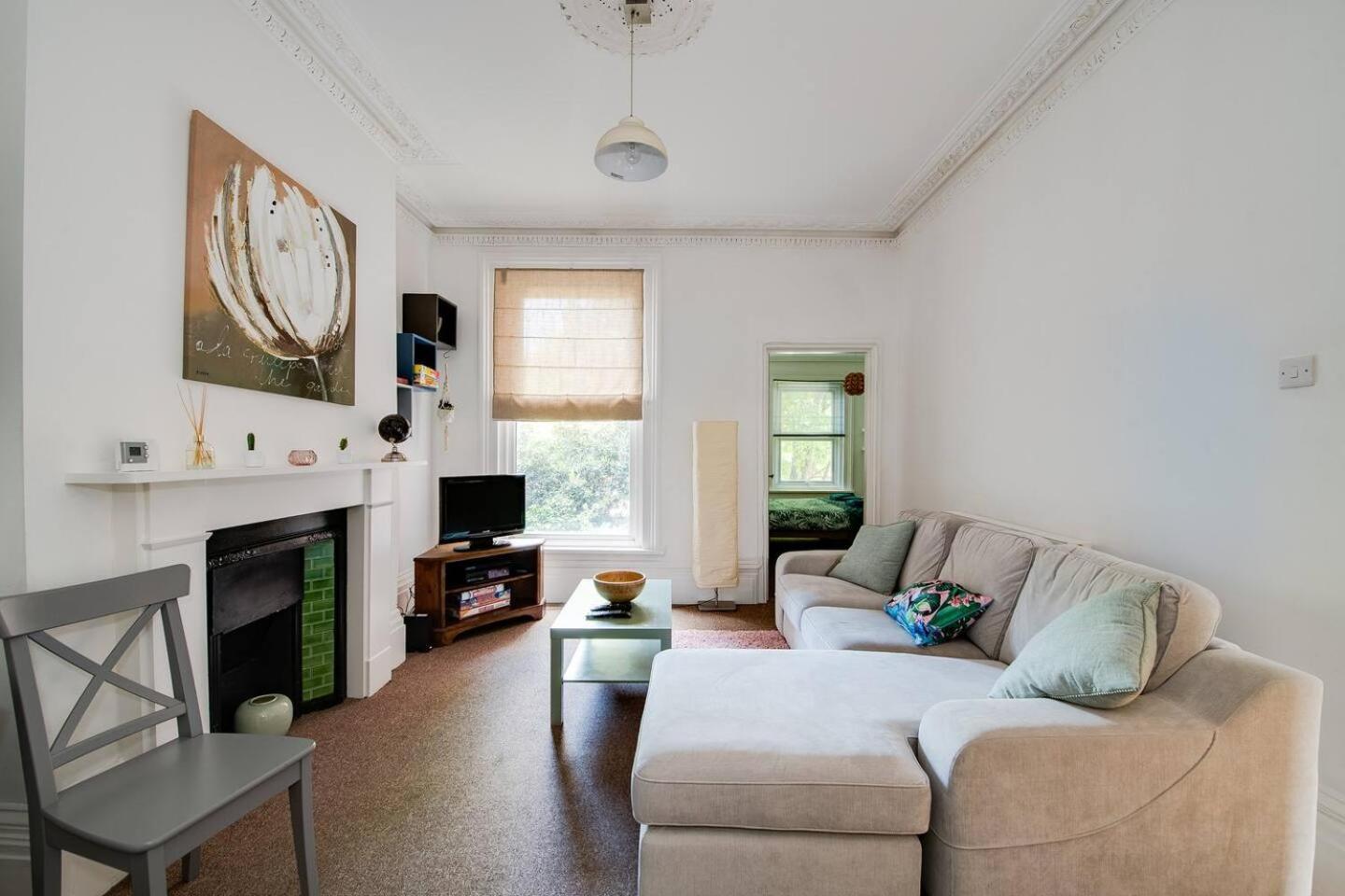 Family Friendly Flat Just Minutes From The Beach! 朴次茅斯 外观 照片