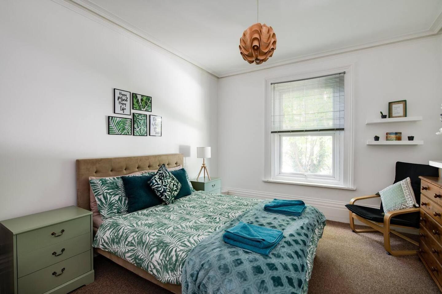 Family Friendly Flat Just Minutes From The Beach! 朴次茅斯 外观 照片